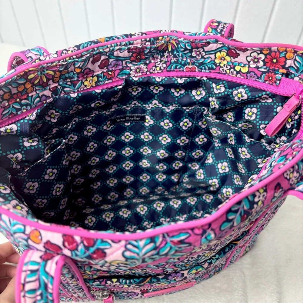 Vera Bradley Pink Iconic Kaleidoscope Rosettes Shoulder Tote Purse,‎ Pockets